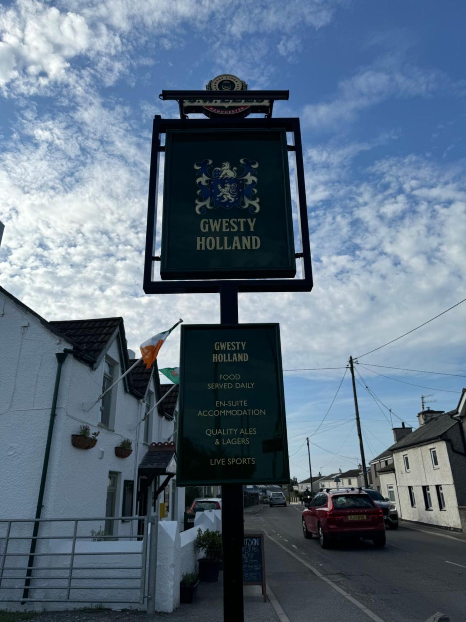 Holland Hotel Llanfachraeth Exterior photo